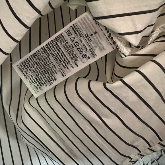 NWT Gap White and Black Striped Collared Button Up Long Sleeve Top Size Small - Picture 9 of 14